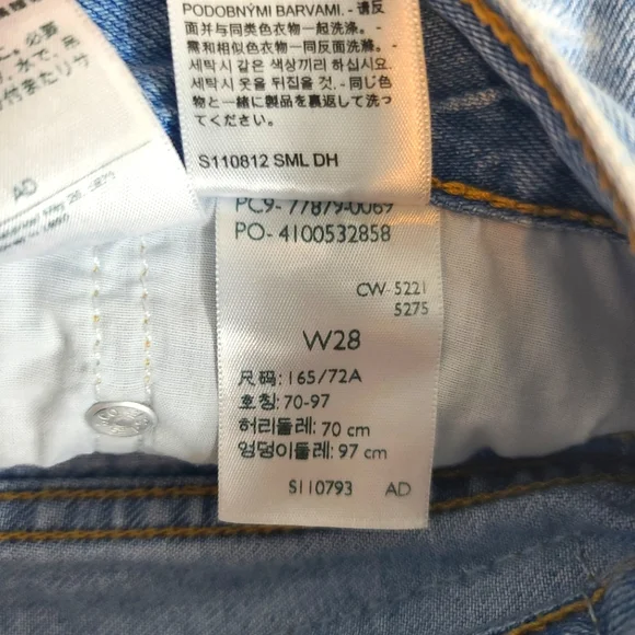 Levi's Premium Ribcage Light Wash Denim High-Rise Cutoff Shorts Size 28 - Picture 10 of 10